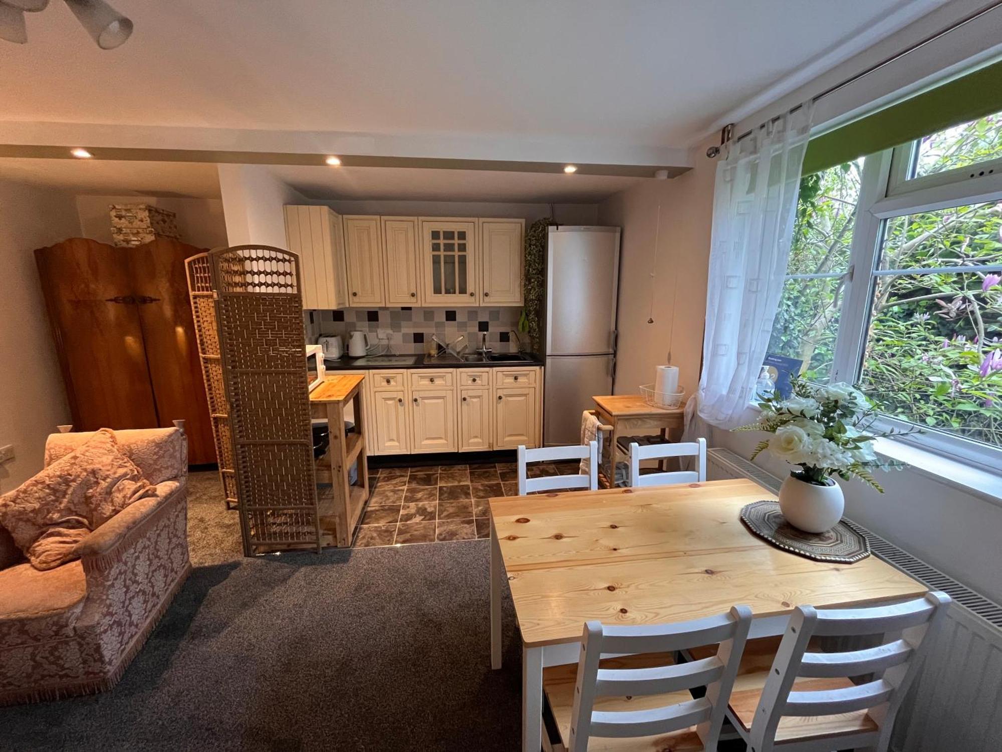 The Annexe - 10 Howards Croft Mile End Экстерьер фото